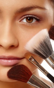 woman-makeup-brushes-tools-pevonia-indonesia